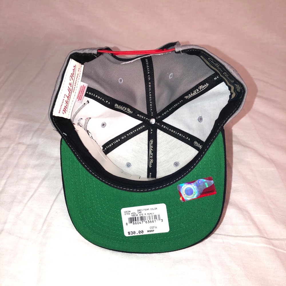 NWT Mitchell & Ness Las Vegas Rebels SnapBack Hat - Picture 6 of 6